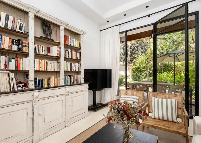 Elisa Málaga